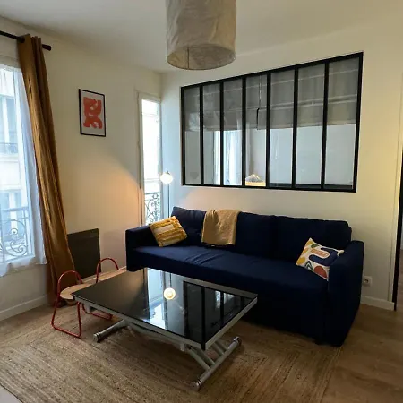 Republique-parmentier Place In Paris, Διαμέρισμα